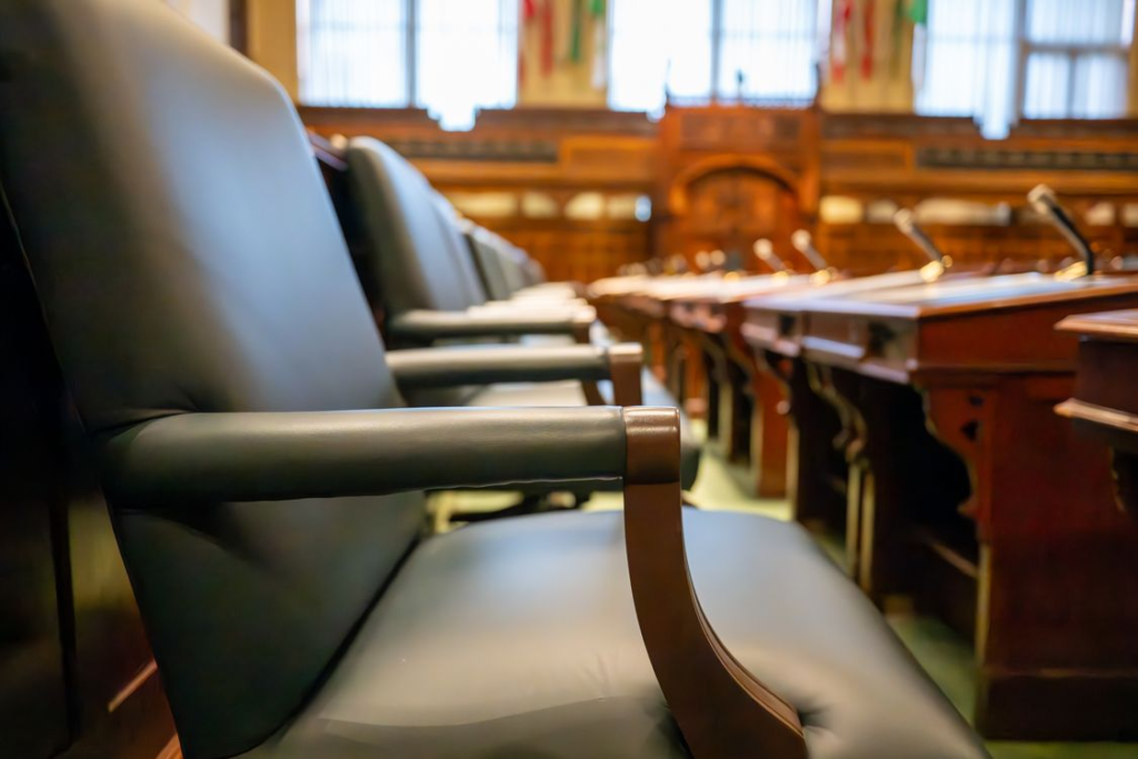 An image of a courtroom